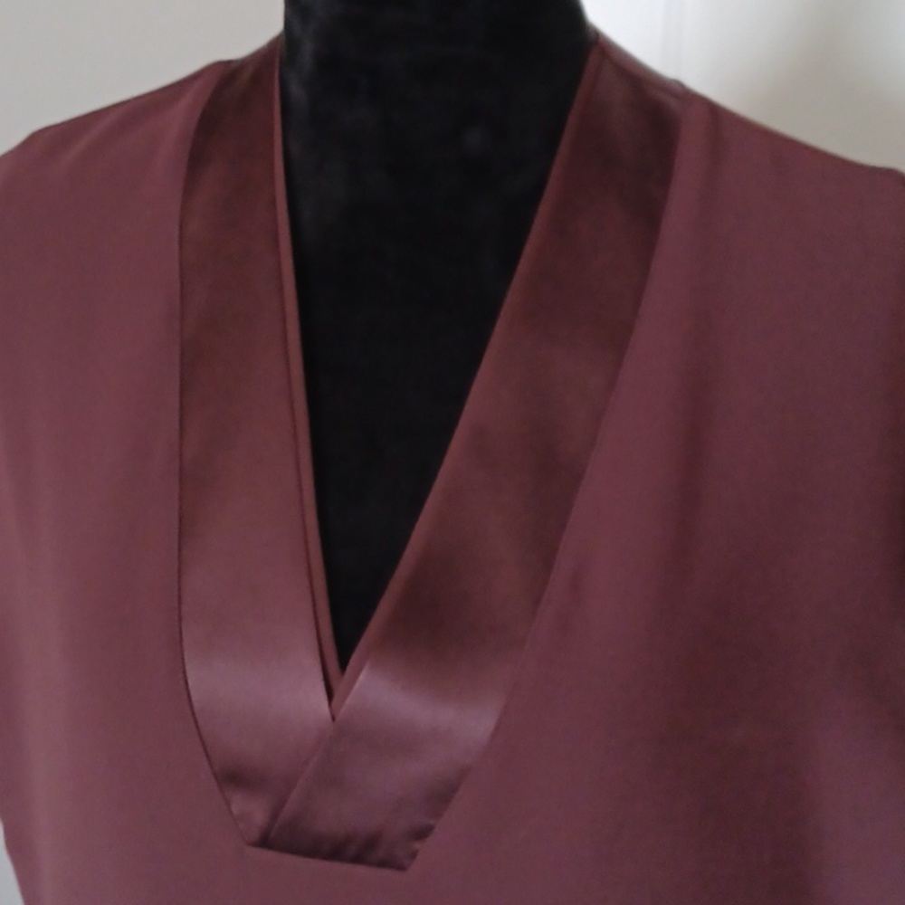 Vince Deep Burgundy Satin Trim V-neck Dress** Sz S/P - Picture 6 of 13